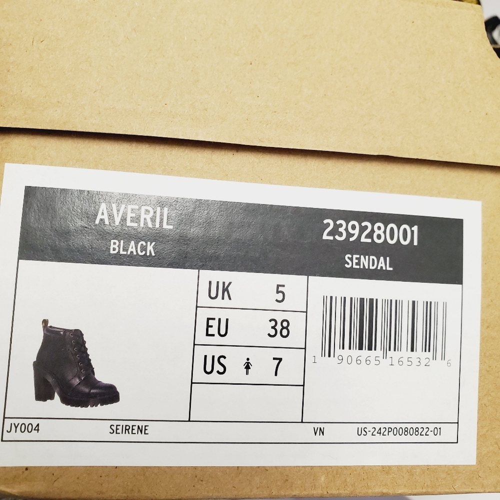 Dr. Martens Women's Averil Fashion Black Boots - Picture 5 of 10
